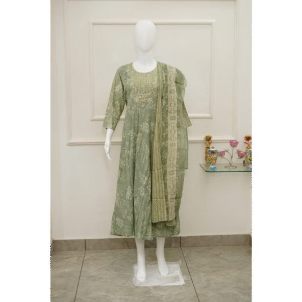 elegant green anarkali kurti with dupatta